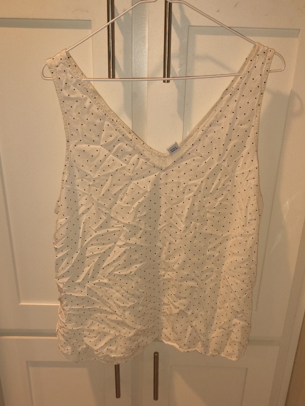Old Navy Cream V-Neck Polka Dot Tank Top